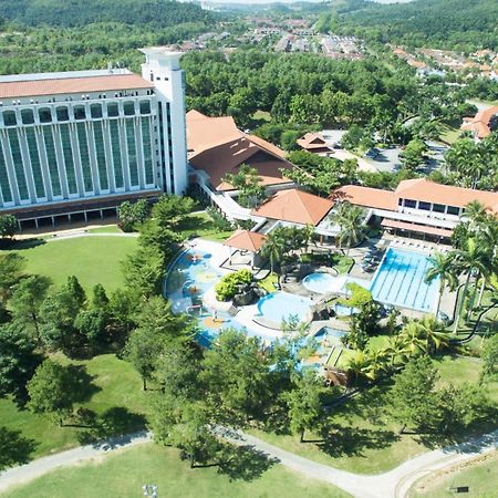 Nilai Springs Resort Hotel Exteriör bild