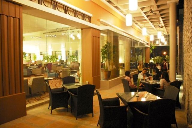 Nilai Springs Resort Hotel Exteriör bild