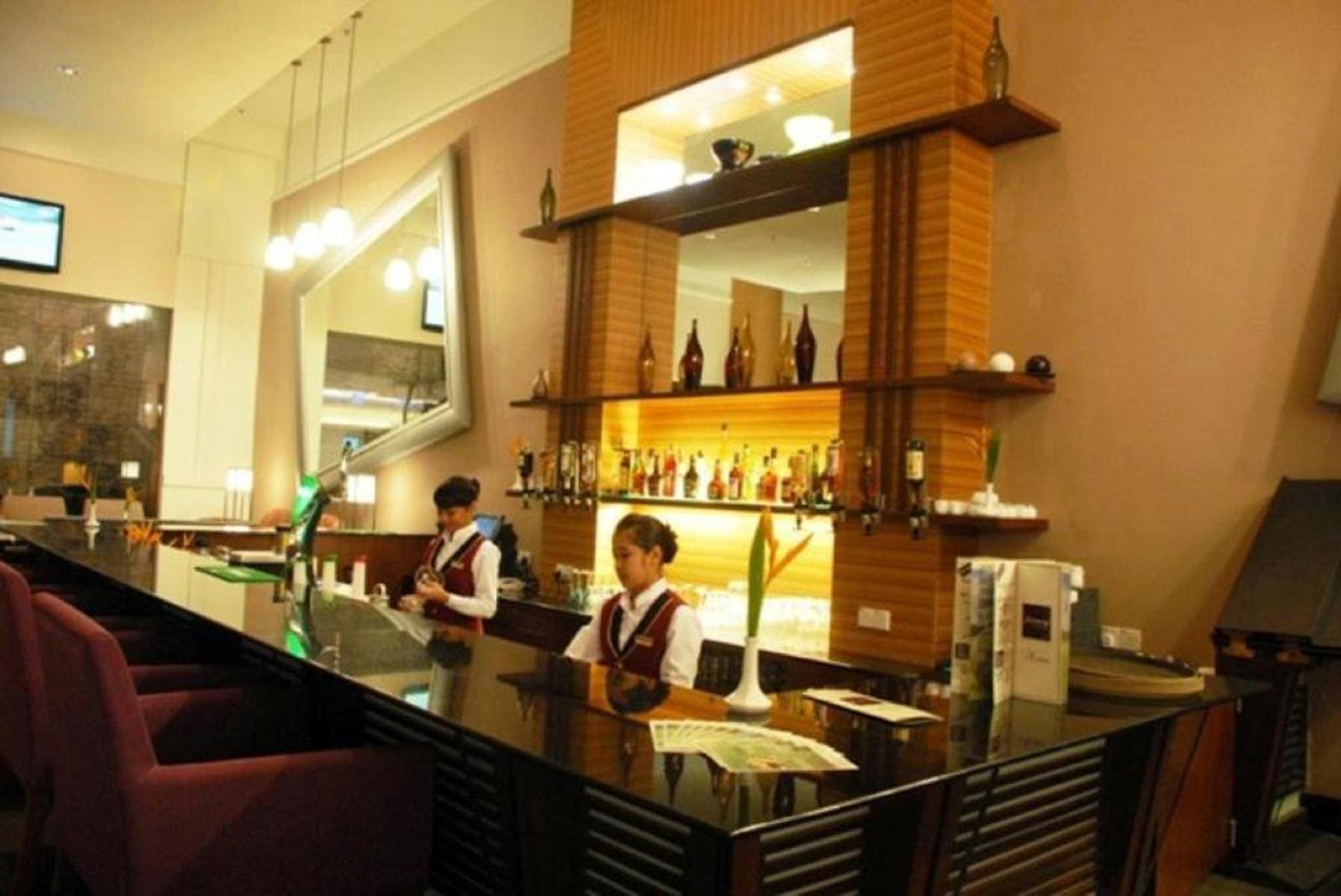 Nilai Springs Resort Hotel Exteriör bild