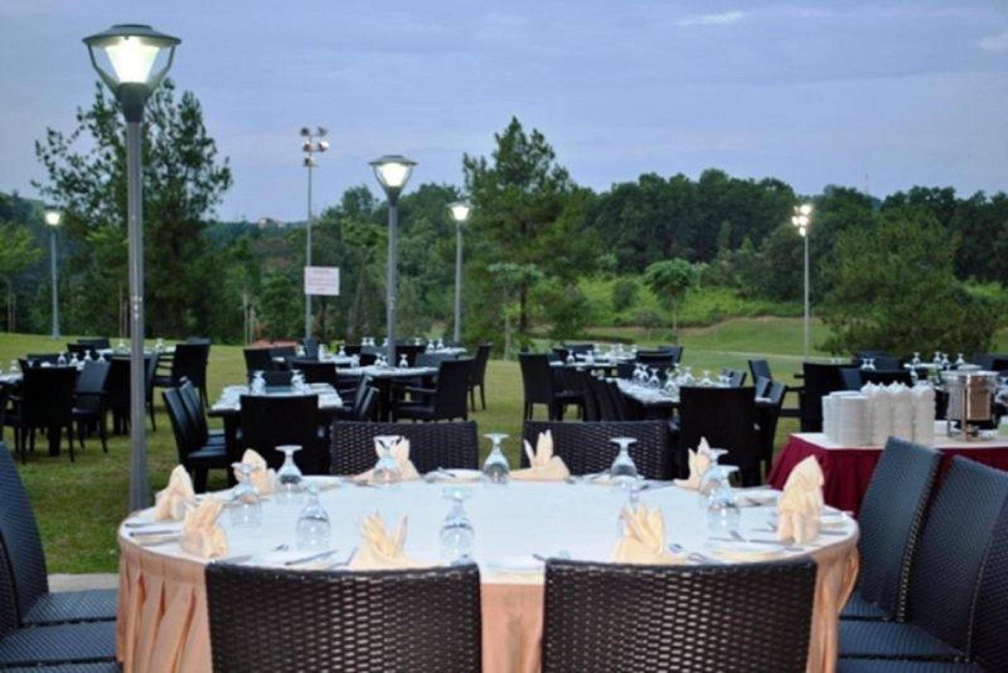Nilai Springs Resort Hotel Exteriör bild