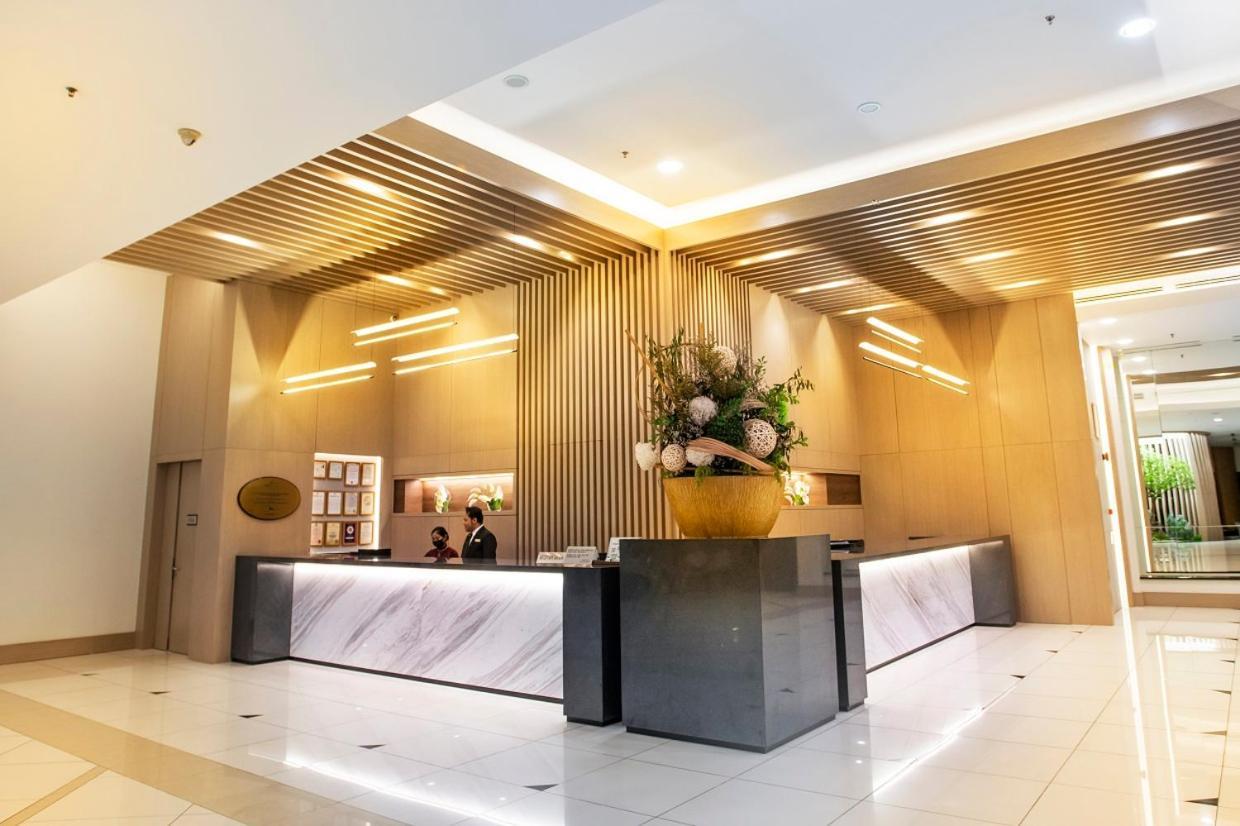 Nilai Springs Resort Hotel Exteriör bild