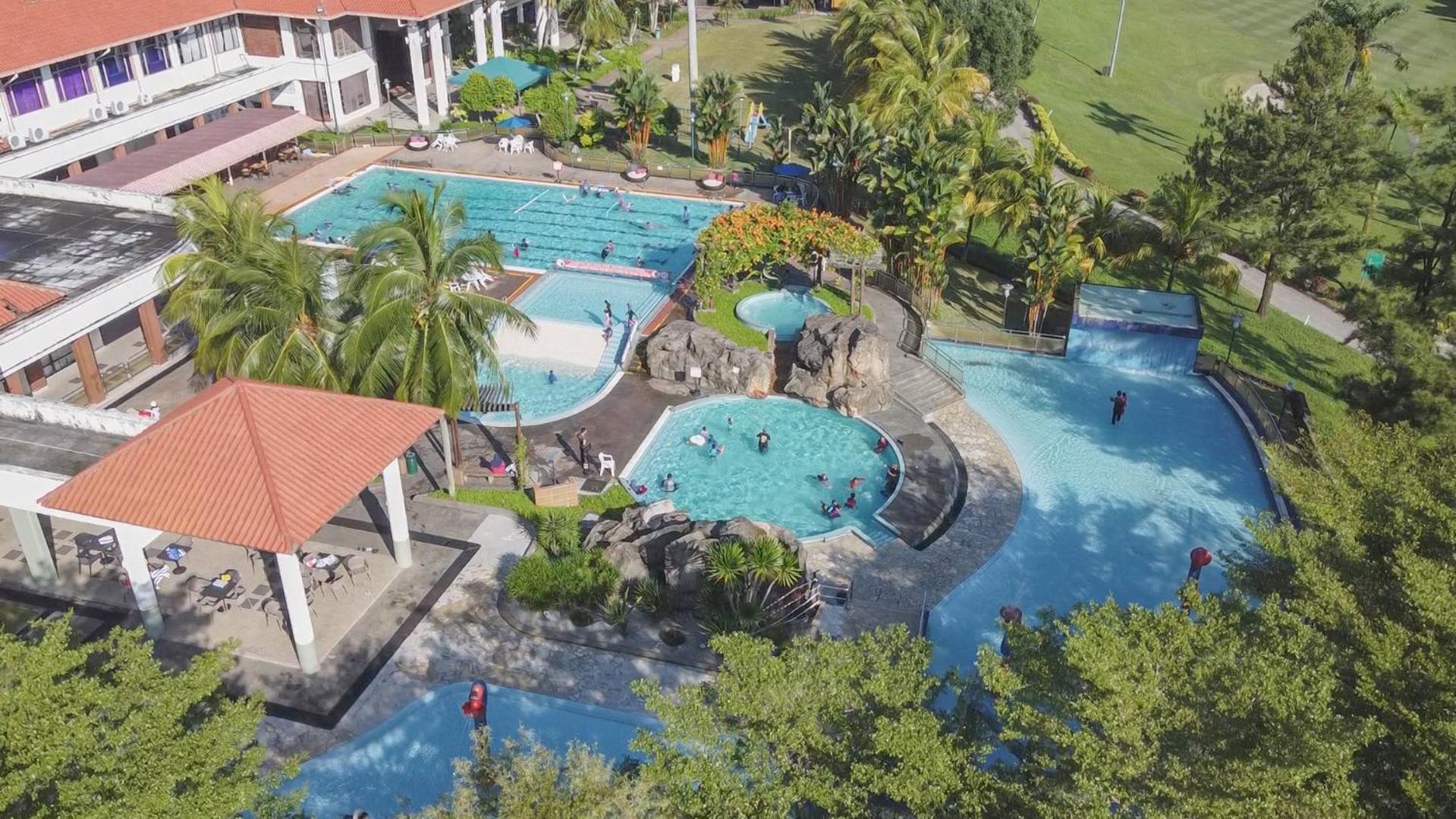 Nilai Springs Resort Hotel Exteriör bild