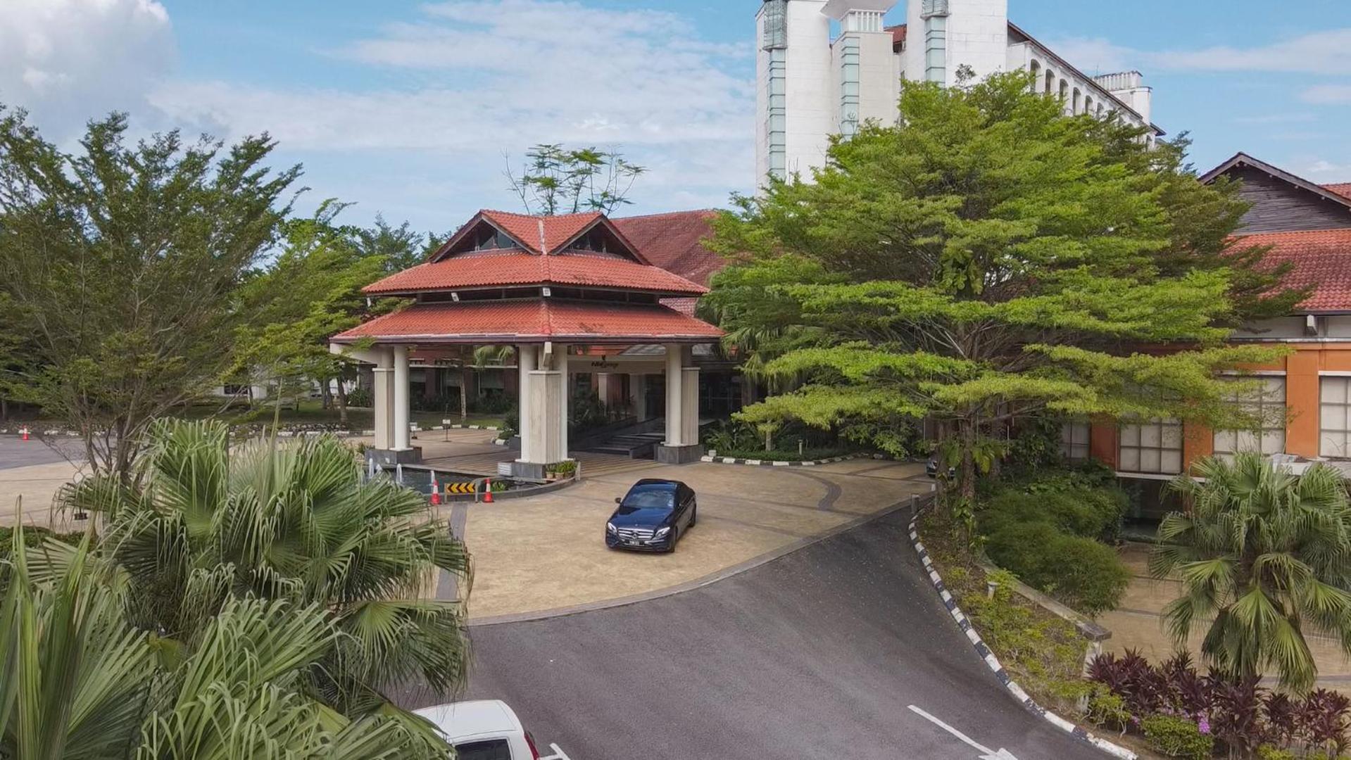 Nilai Springs Resort Hotel Exteriör bild